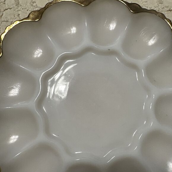 VTG Anchor Hocking Fire King Milk Glass Deviled Eggs Serving Plate W/Gold Trim‎ - Picture 2 of 3